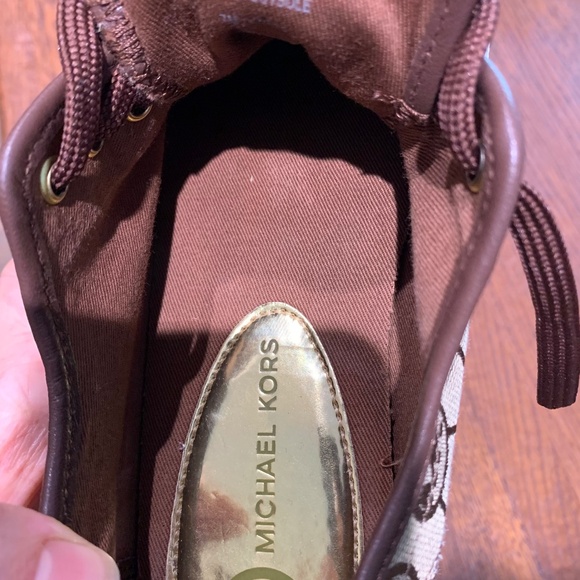 MICHAEL KORS shoes SZ 7  logo signature print lace-up sneakers - Picture 11 of 11